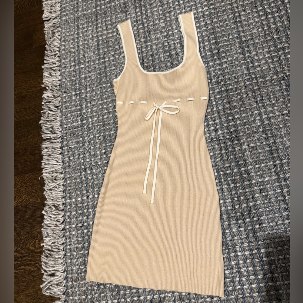 Elegant Beige Knit Dress